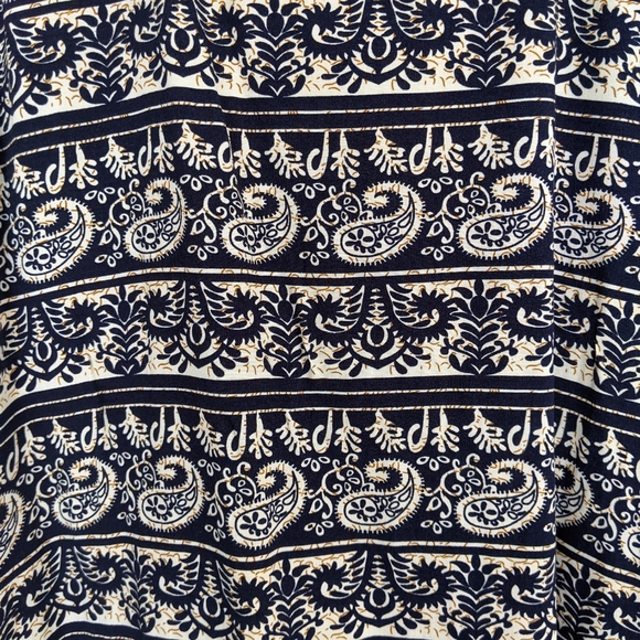 Papillon Paisley Print Lace Up Neckline T-Shirt - Picture 8 of 13
